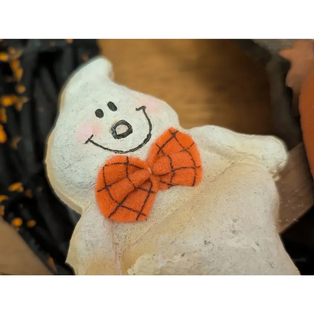 Halloween/Fall Wooden Wreath Ghosts and Pumpkins